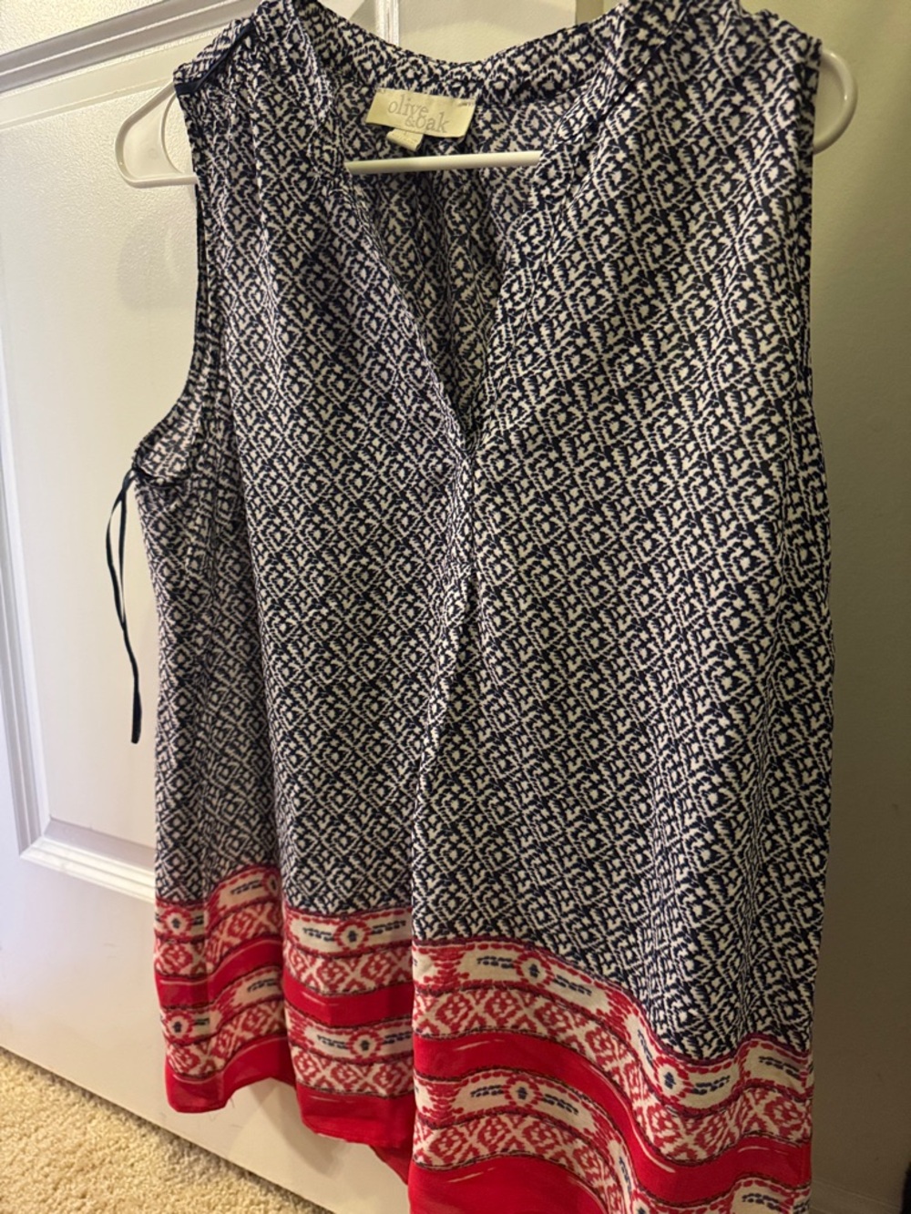 Olivia and oak  Sleeveless Navy & Red Printed Tank L
